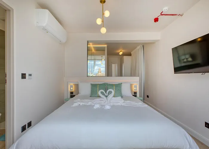 Casa de hóspedes 7 Main Gate 4*