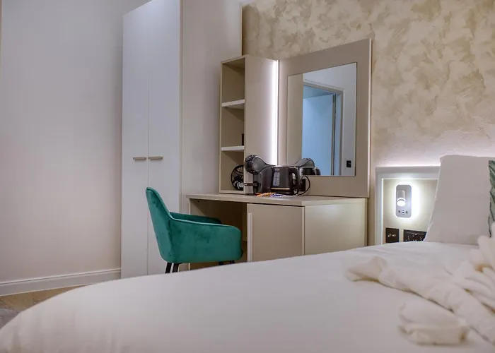 Casa de hóspedes 7 Main Gate 4*